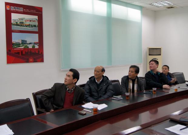 图8、点票、记票、宣布效果，评委们都在主要注视着优异专卖店名单的出炉