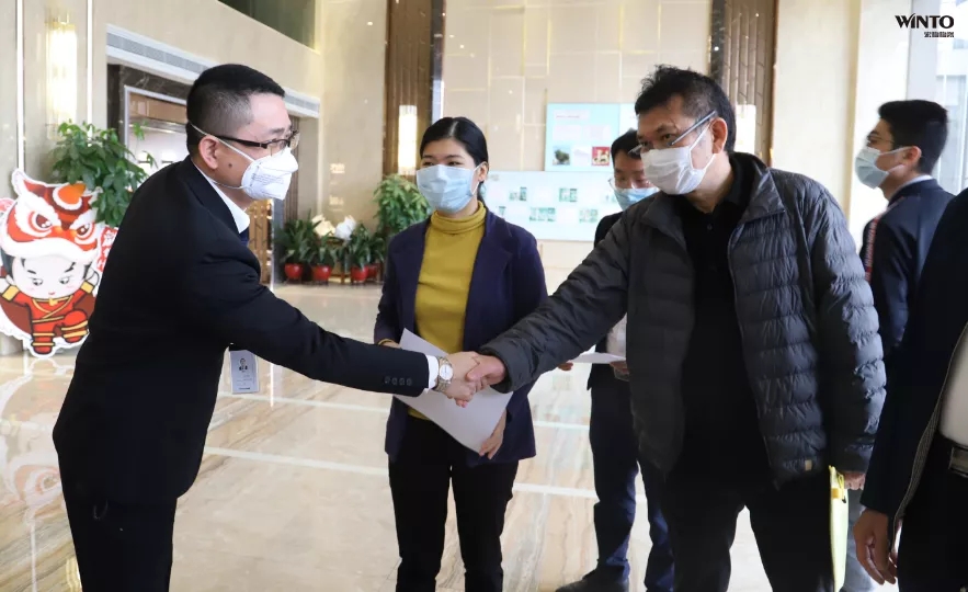 尊龙凯时官网版登录销售副总司理曹俊陪同实地考察