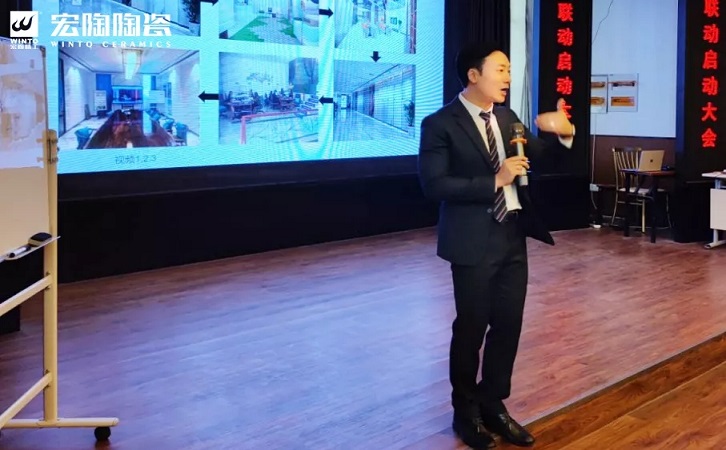 &emsp;佛山瓷砖尊龙凯时官网版登录外聘讲师舒璟翀现场分享课程